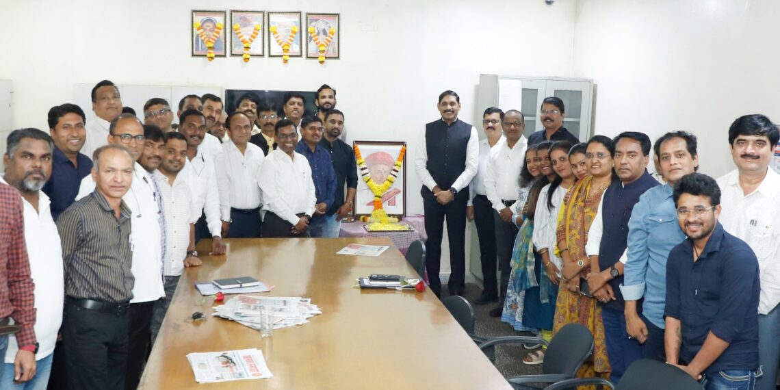 नवी मुंबई महापालिका पत्रकार कक्षात पत्रकार दिन उत्साहात साजरा