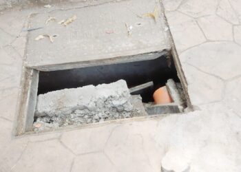 नेरूळ सेक्टर दोनमधील एलआयजीतील गटारावरील तुटलेली झाकणे बदलण्याची काँग्रेसची मागणी