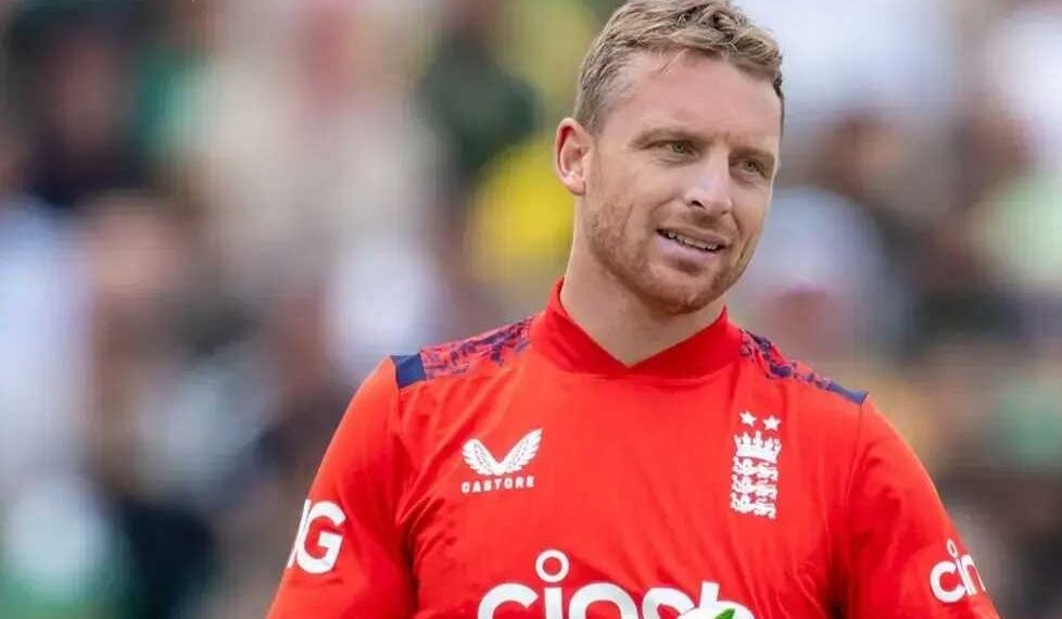 गुजरातचा बेंगळूरूवर आठ विकेट्सने विजय