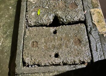 नेरुळ, जुईनगरमधील पदपथावरील सिमेंटच्या चेम्बर्सच्या झाकणाची दुरुस्ती करण्याची मागणी