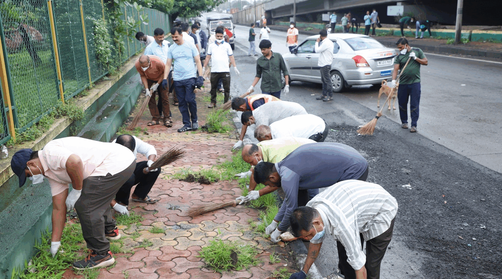 श्रीसदस्यांसह नागरिकांच्या सहभागातून सायन पनवेल महामार्गावर स्वच्छता मोहीम