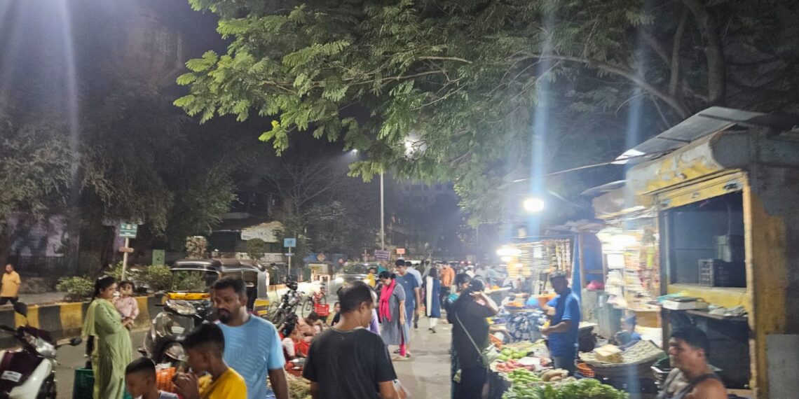 सानपाड्यातील रेल्वे स्टेशनाबाहेरील फेरीवाला अतिक्रमणप्रकरणी भाजपाची मुख्यमंत्र्यांकडे धाव