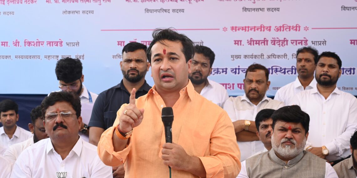 रत्नागिरीत उबाठा शिवसेनेला भाजपा नेते मंत्री  नितेश राणे यांचा जोरदार दणका