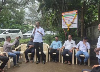 मे. साफोर्ड कंपनीतील कामगारांनी कामगार नेते महेंद्रशेठ घरत यांचे नेतृत्व स्विकारले