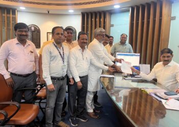 परिवहन विभागातील कर्मचाऱ्यांच्या सानुग्रह अनुदानासह अन्य समस्या सोडविण्यासाठी प्रशासनाला साकडे