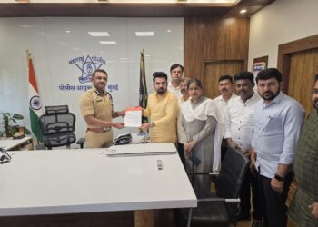 निवडणूक आयोगाच्या भ्रष्ट अधिकाऱ्यांची चौकशी करून गुन्हा दाखल करा : मनसेची मागणी