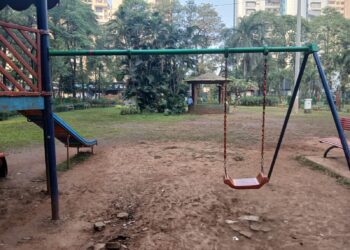 नेरूळ सेक्टर सहामधील उद्यानातील तुटलेले झोक्यांमुळे रहिवाशी संतप्त