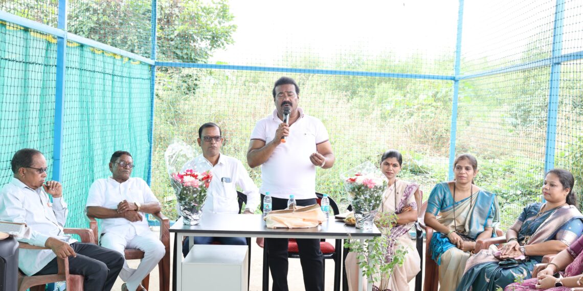 भूमिपुत्रांनो, जागे व्हा, परप्रांतीय झोपड्या बांधून मोठे होतील : महेंद्रशेठ घरत