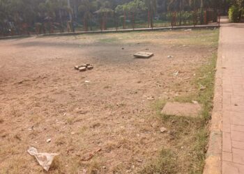 नेरूळ सेक्टर सहामधील महापालिकेच्या तानाजी मालुसरे क्रिडांगणामध्ये क्रिकेटची खेळपट्टी (पिच) व बॅडमिंटन टर्फ बनवून देण्याची युवा सेनेची मागणी