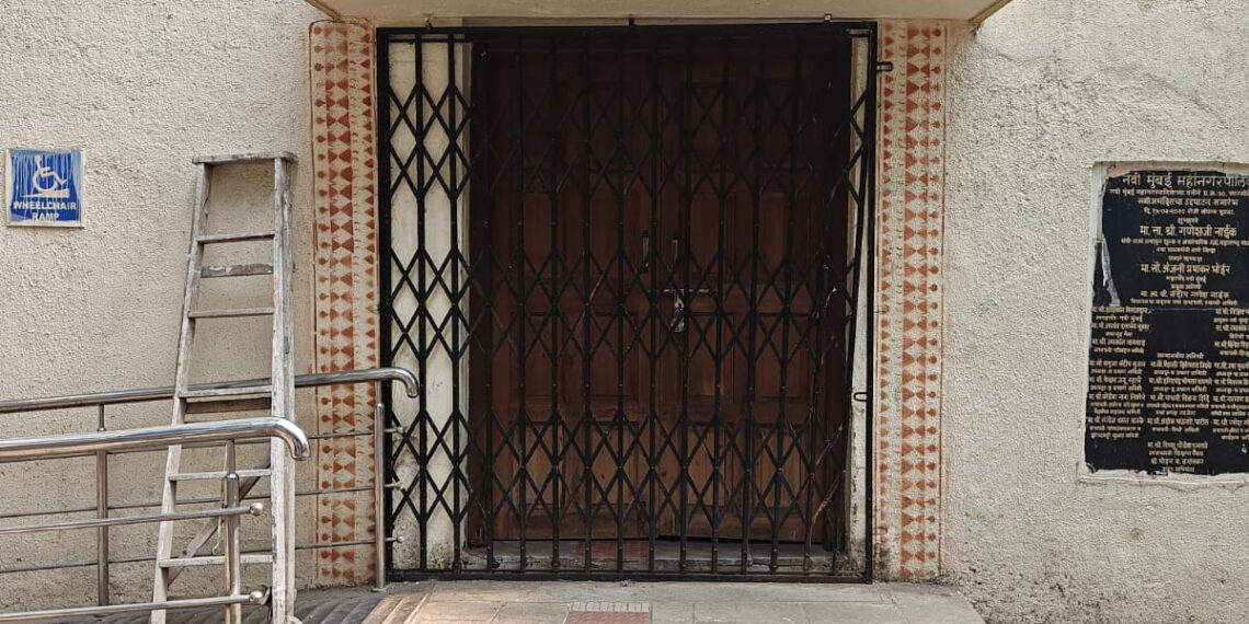 जनतेसाठी समाज मंदिर उपलब्ध करा अन्यथा दालनात उपोषण