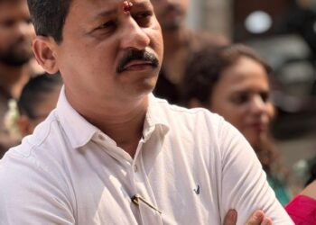 एलआयजीच्या घरांसाठी मनसेचा सभागृहात लढा