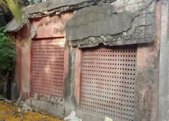 विद्युत उपकेंद्राच्या इमारतीच्या दुरुस्तीची मागणी