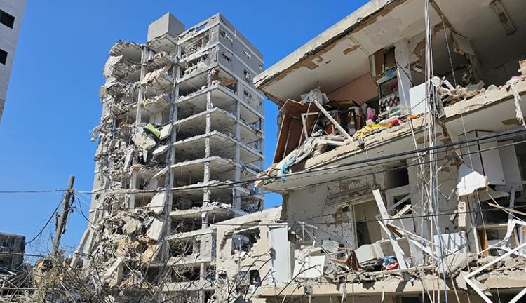 युद्धजन्य परिस्थितीमुळे आखाती देशांमध्ये अडकलेल्या महाराष्ट्रातील नागरिकांसाठी राज्य आत्पकालीन कार्य केंद्राकडून सूचना