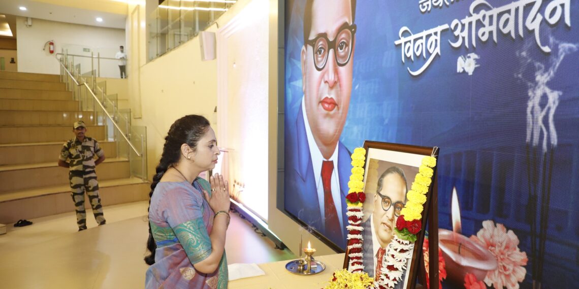 भारतरत्न डॉ. बाबासाहेब आंबेडकर जयंतीदिनी नवी मुंबई महापालिकेच्या वतीने विनम्र अभिवादन
