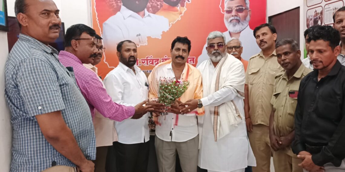 महाराष्ट्र कर्मचारी युनियनच्या कार्यालयात रंगला निरोप समारंभाचा सोहळा