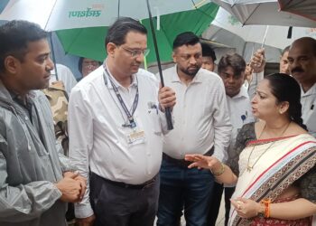 मुसळधार पावसातही महापौर सुजाताताई पाटील नवी मुंबईकरांच्या सेवेसाठी ‘ऑन दि स्पॉट’ हजर