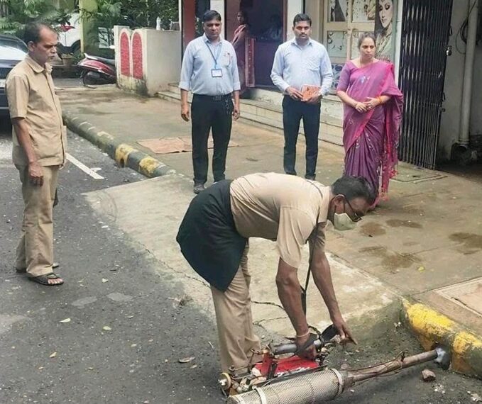 डास प्रतिबंधासाठी महापौर सुजाता पाटील यांची थेट मैदानात उतरून पाहणी