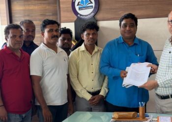 परिवहन विभागातील सफाई कर्मचाऱ्यांची वेतनवाढ करा; अन्यथा आंदोलन