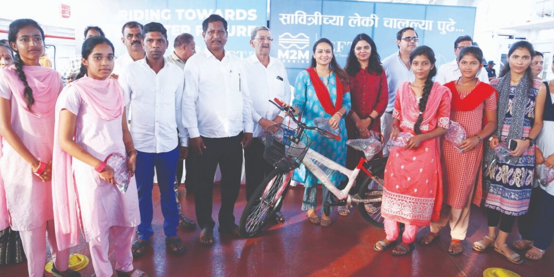 आशेच्या चाकांपासून उद्दिष्टपूर्तीपर्यंत : शिक्षण आणि महिला सक्षमीकरणाच्या माध्यमातून चित्रलेखा पाटील यांची तळागाळातील परिवर्तनाची वाटचाल