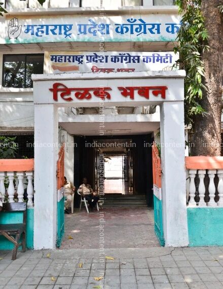 जेन-झी आंदोलनाची बोलकी पोस्टर्स २ ऑक्टोबरला टिळक भवनात