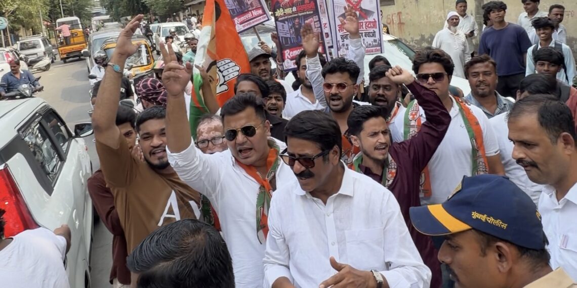 मुंबई युवक काँग्रेसकडून मुख्य निवडणूक आयुक्त ज्ञानेशकुमार विरोधात आंदोलन