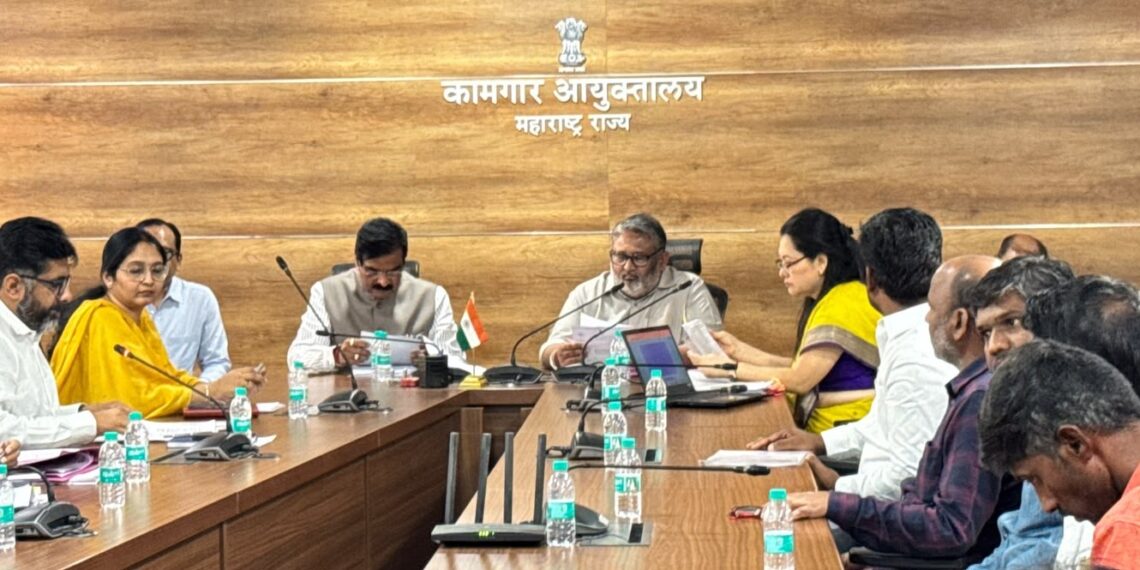 सात महिन्यांचे थकीत वेतन अदा करून दोषींवर कारवाई करा : कामगार मंत्री ॲड आकाश फुंडकर