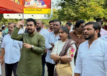 वाशीत मनसेचा एल्गार! ‘ज्ञानेश कुमार, राजीनामा द्या’; स्वाक्षरी मोहिमेतून संतापाचा उद्रेक